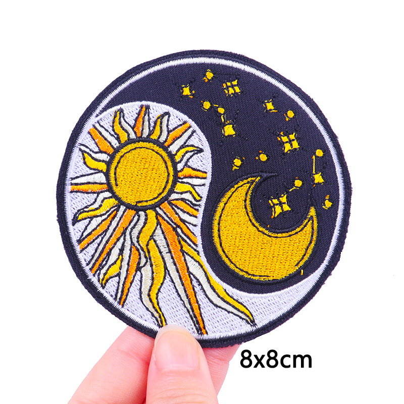 Maan/Zon Borduurpatch Cartoon  - Streetwear Brand Stickers recensie en prijs